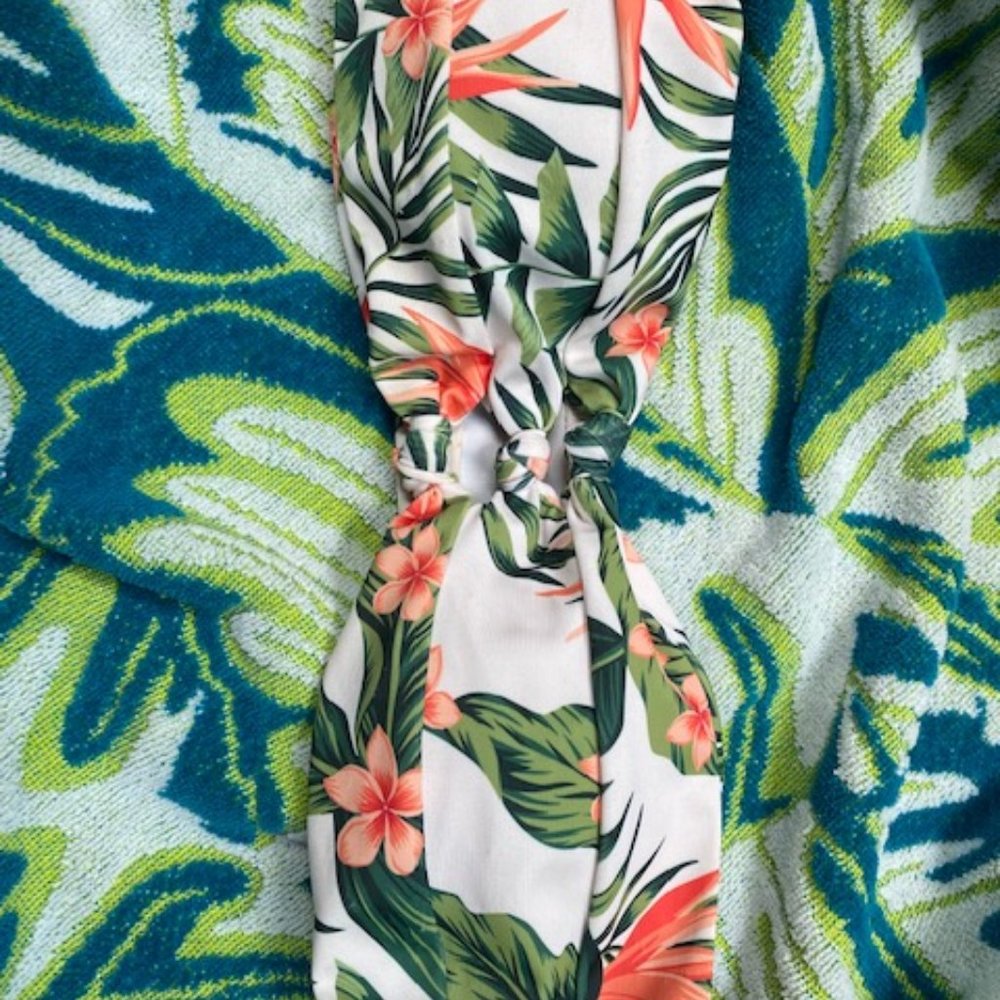 Zaful Knotted Bikini top